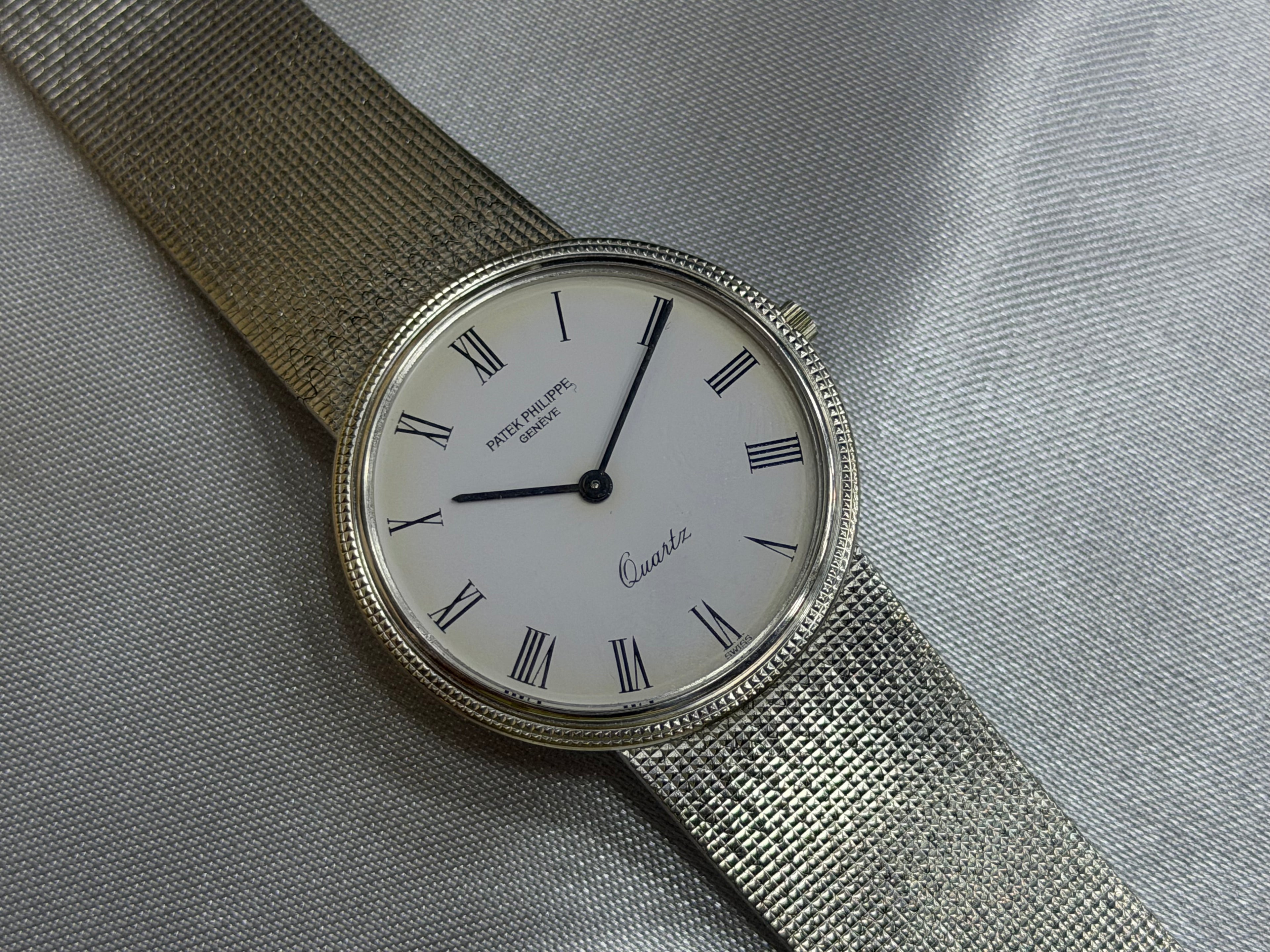 Vintage Patek Philippe Genève Ultra-Thin 18k White Gold - Classic Roman White Dial