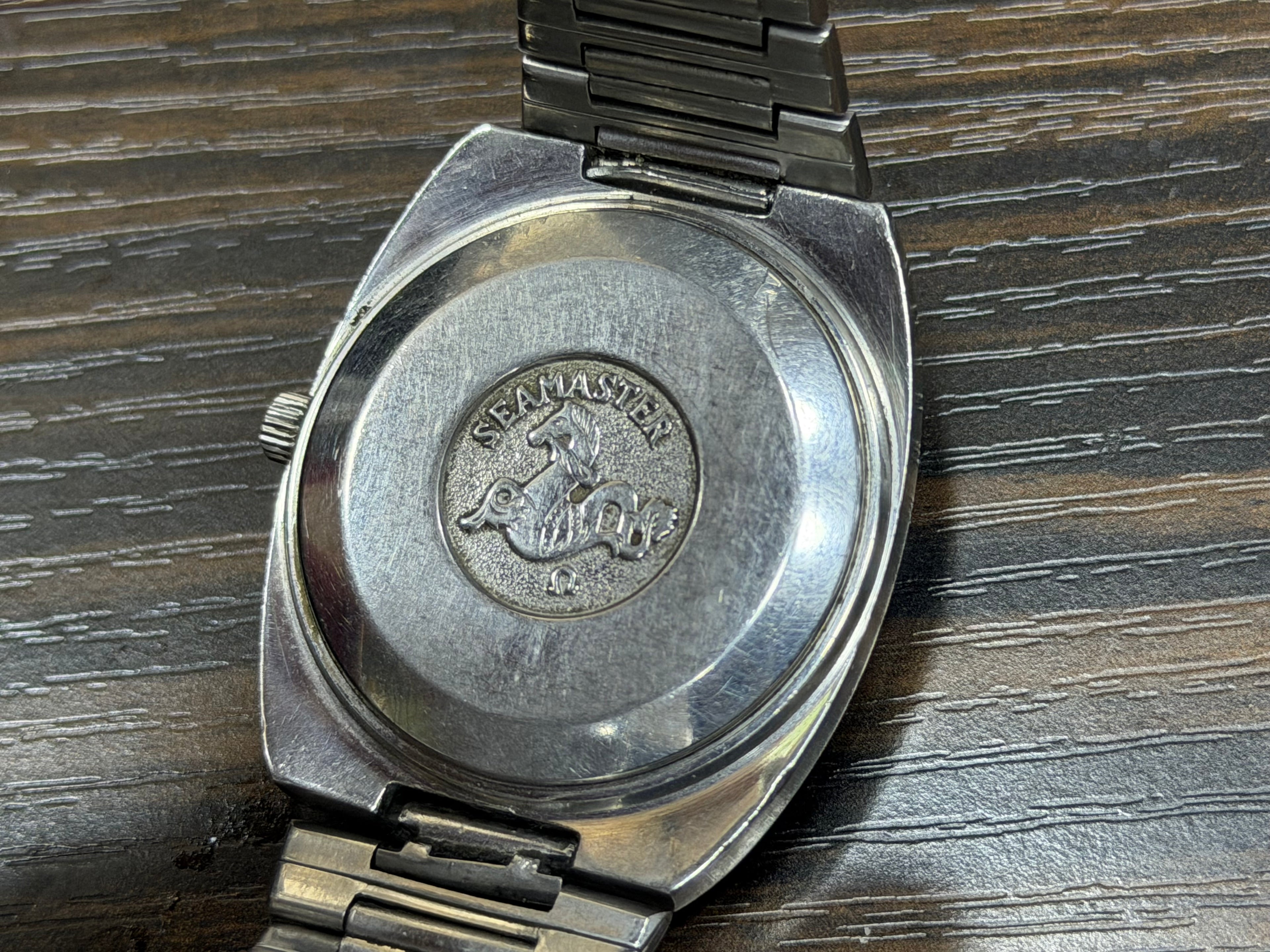 Rare Vintage Omega Seamaster Stainless Steel Royal Crest of Bahrain Dial with Original Stamped Box