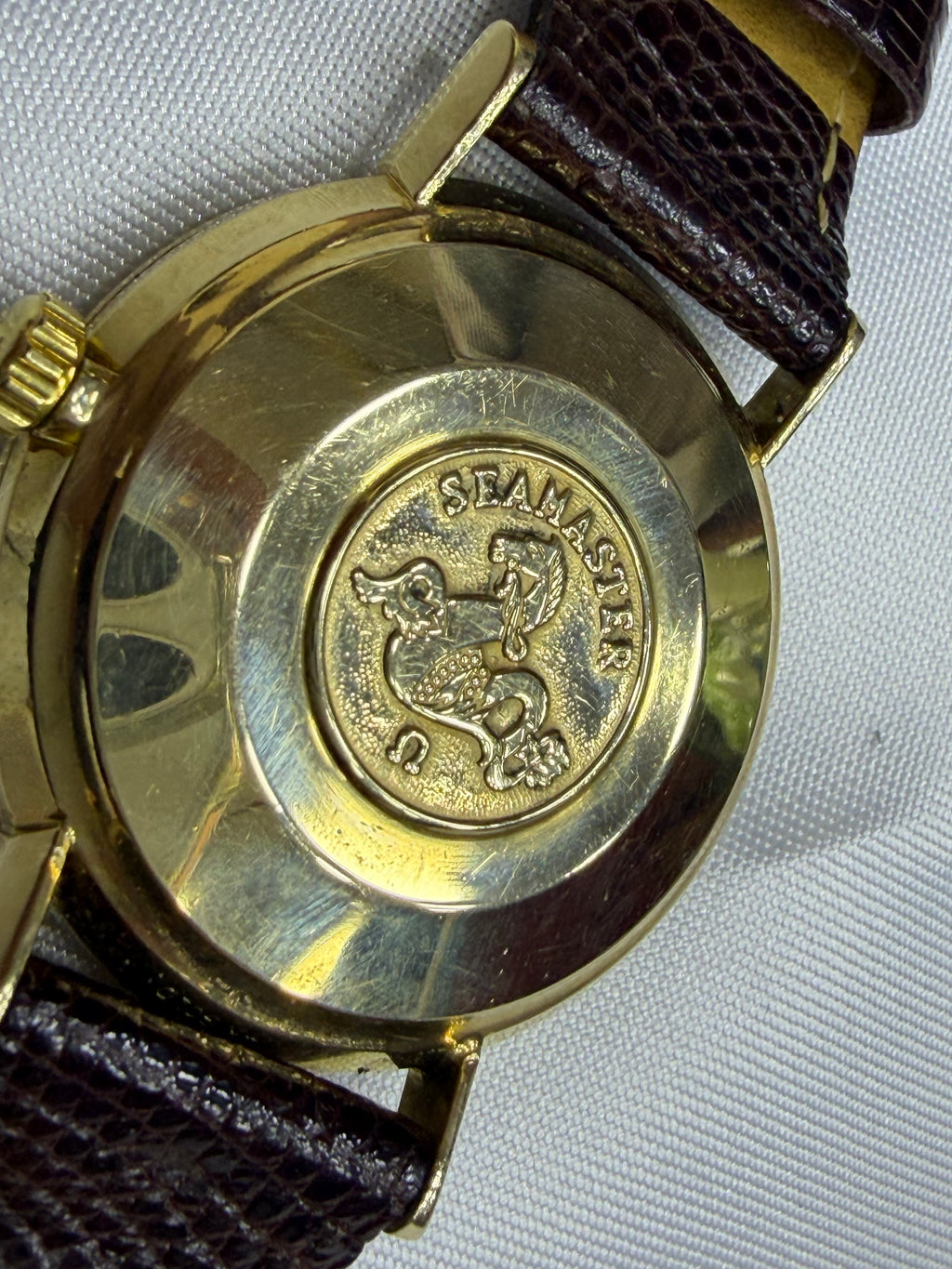 Vintage Gold 18k Omega Seamaster De Ville Automatic Champagne Sunburst Dial - Date at 3 o'clock
